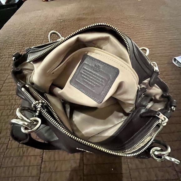 Coach Handbag - Picture 4 of 9